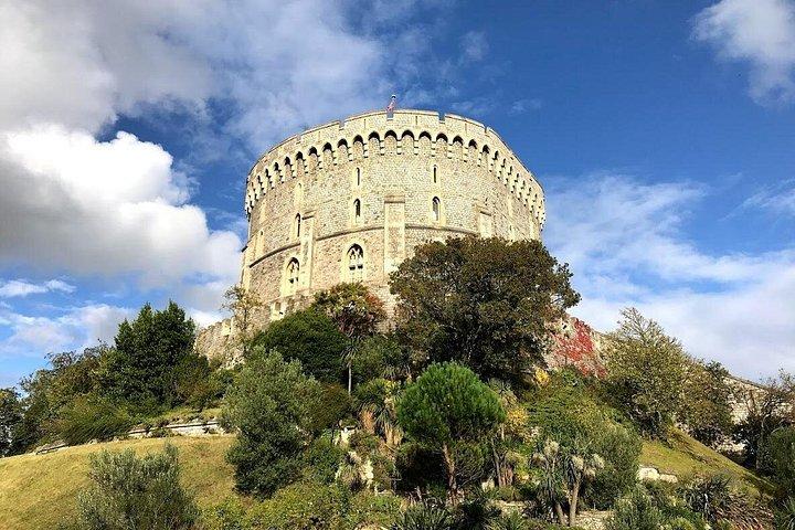 Castello di Windsor e Hampton Court Palace: A Royal Saga
