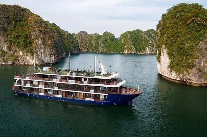 Dagtour met gids door Lan Ha Bay en Ha Long Bay vanuit Hanoi