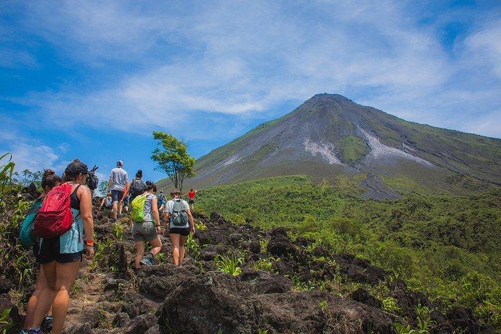 Escursione sul vulcano Arenal e fiume Hotsprings