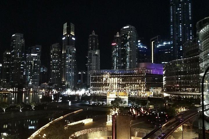 プロのドライバーによるプライベートドバイナイト4時間ツアー