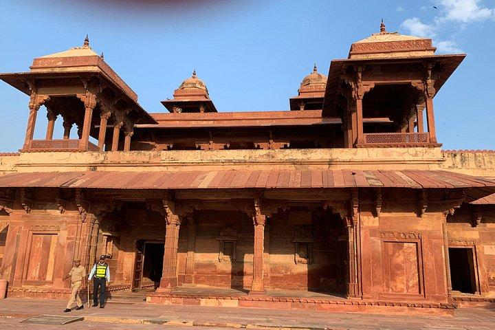 プライベートトランスファー、ジャイプールからアグラへFatehpur Sikri