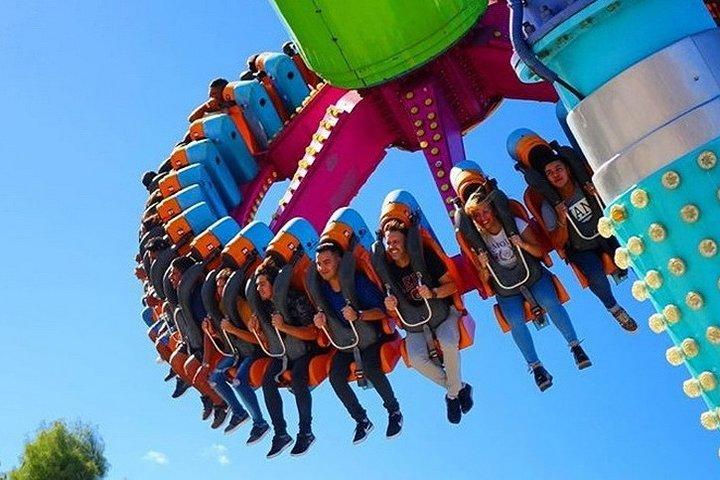 ブエノスアイレスからのホテル送迎付きコスタ遊園地チケット