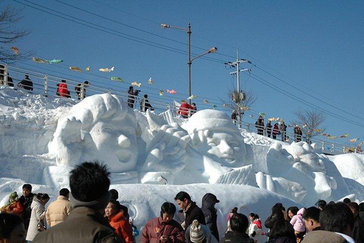 アイスフィッシングツアー - ソウルからの華川サンチェオアイスフェスティバル日帰り旅行