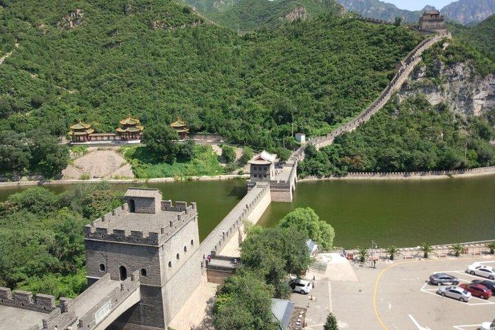 Private Day Tour to Badaling Great Wall and Juyongguan Great Wall