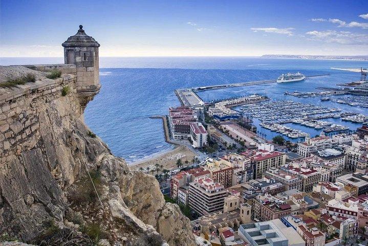 La Font d'En CarrosからAlicante–Elche（ALC）空港へのプライベートトランスファー