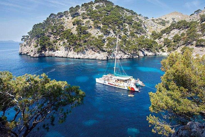 Katamaran krydstogt fra Port d'Alcudia med frokost og svømmestop