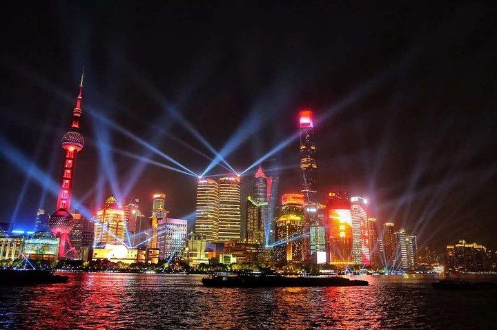 4-stündige private Shanghai-Freizeittour mit Maglev-Zugfahrt und Nachtkreuzfahrt