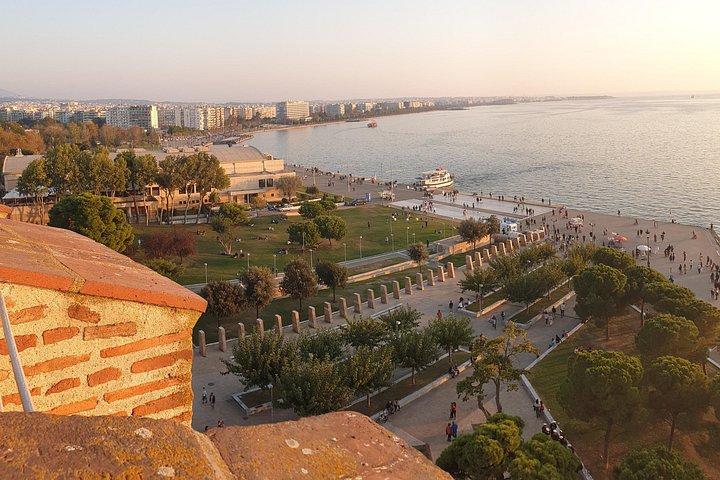 テッサロニキ市と SKG 空港間の送迎