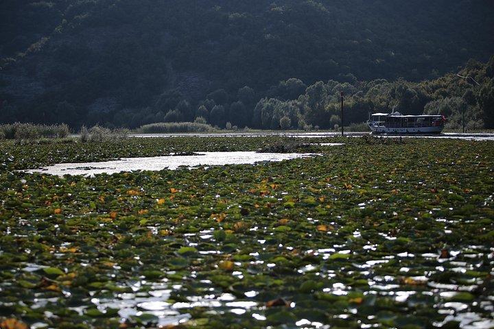 グレート モンテネグロ ツアー - ロブチェン国立公園、ロブチェン霊廟、クルノイェヴィッチ川、スヴェティ ステファン