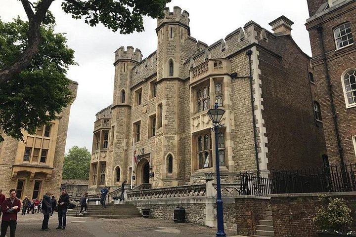 Engelsk + Jura University Taster One Week Program i London