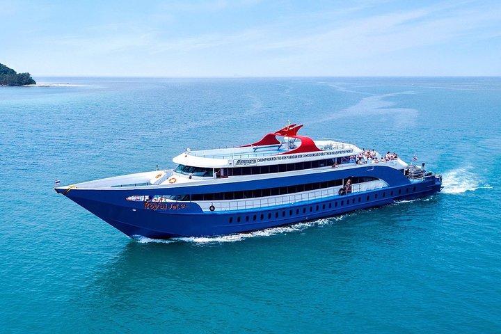 Phi Phi Islands Avventura: Traghetto, snorkeling e pranzo sull'isola