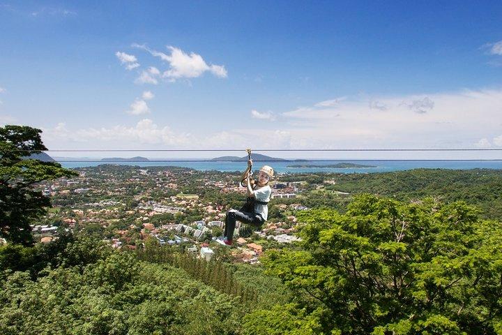 Hanuman World Phuket: Tirolesa & Canopy Emociones