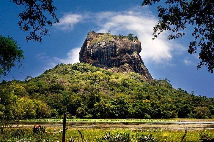 Excursion d'une journée à arrêts multiples à Sigiriya au départ de Kandy avec déjeuner