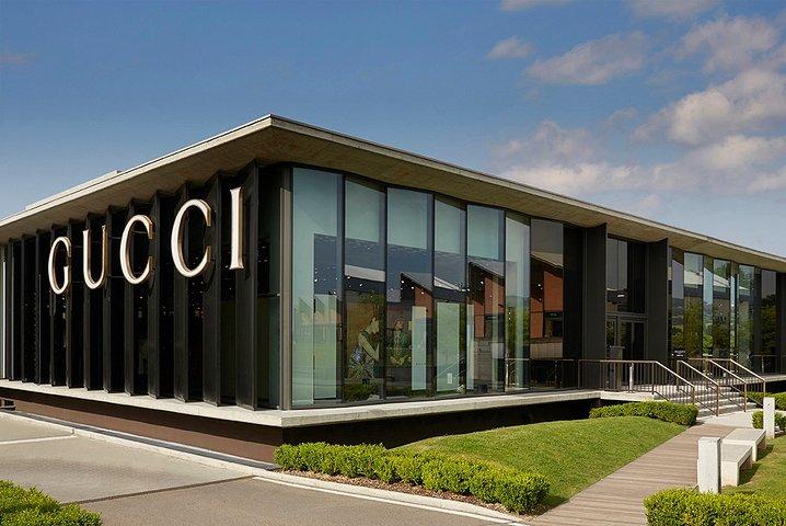 Luxe winkelen ervaring : privéchauffeur naar The Mall & Prada