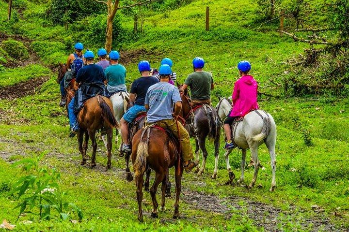 Ridning ved Arenal Volcano Foothills