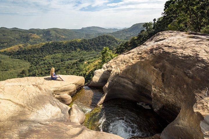 Cascata Diyaluma e vasca da bagno naturale.