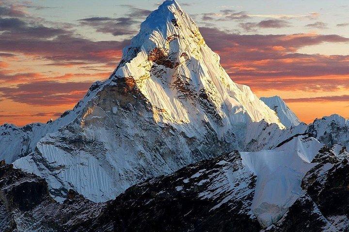 Private 11-Day Ama Dablam Base Camp Trek from Kathmandu