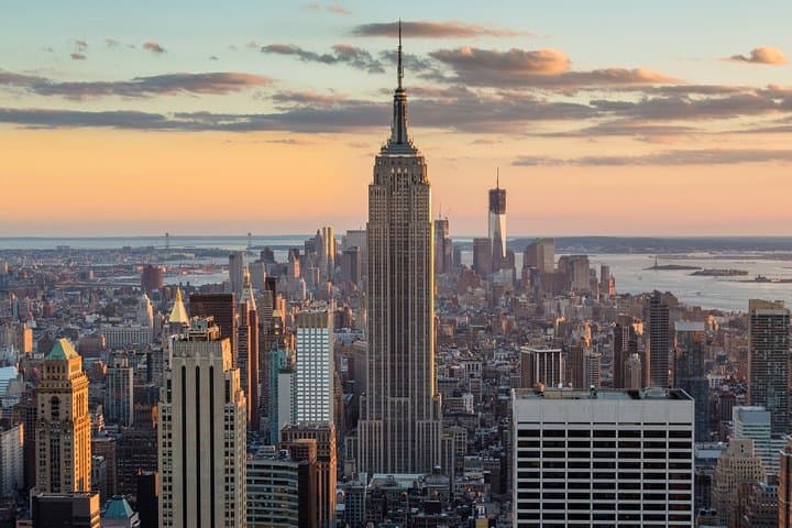 Private Transfer from Manhattan to Newark Liberty Airport (EWR)