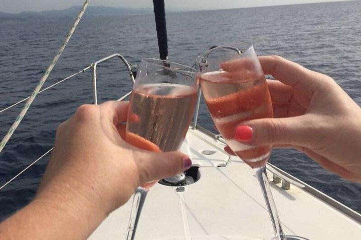 Big sailboat until 12 passengers + crew from Barcelona with Cava