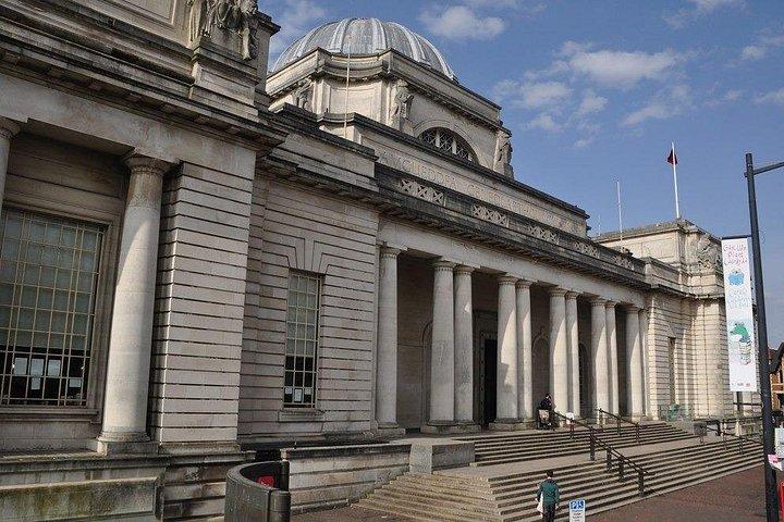 ロンドンからカーディフとアベルバンへの2日間のプライベートウェールズツアー