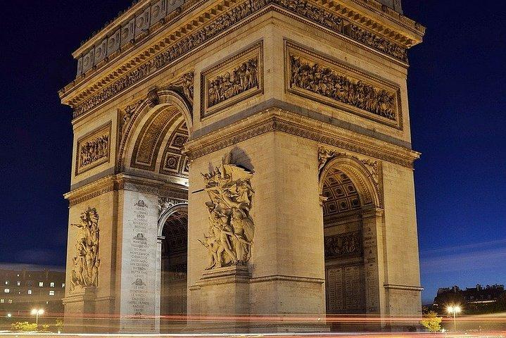 Private Van Transfer from CDG Airport To Versailles