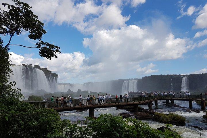 バードパーク訪問付きイグアスの滝ブラジルツアー