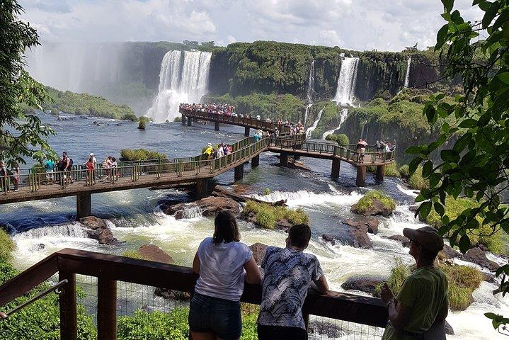 バードパーク訪問付きイグアスの滝ブラジルツアー