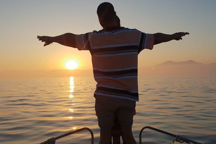 Pôr do sol + Pernoite no barco + Café da manhã