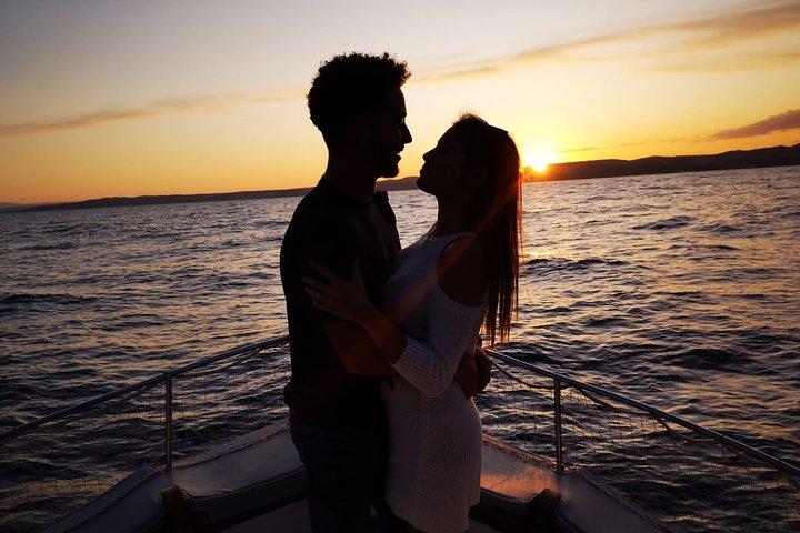 Sonnenuntergang + Übernachtung auf dem Boot + Frühstück