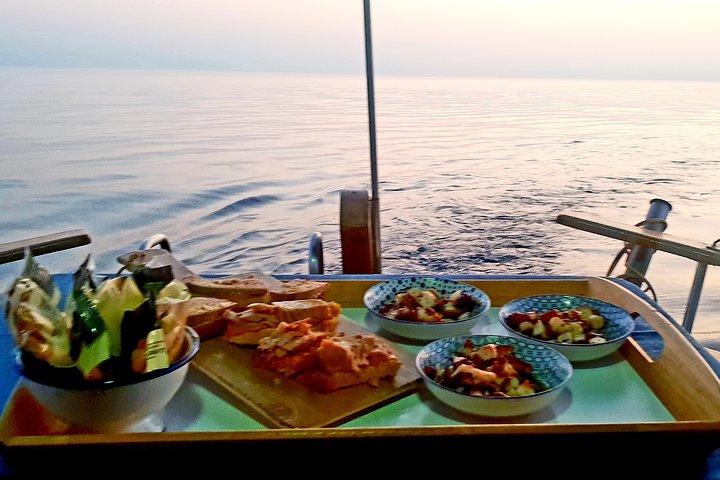 Sunset Boattrip + Tapa + Cava
