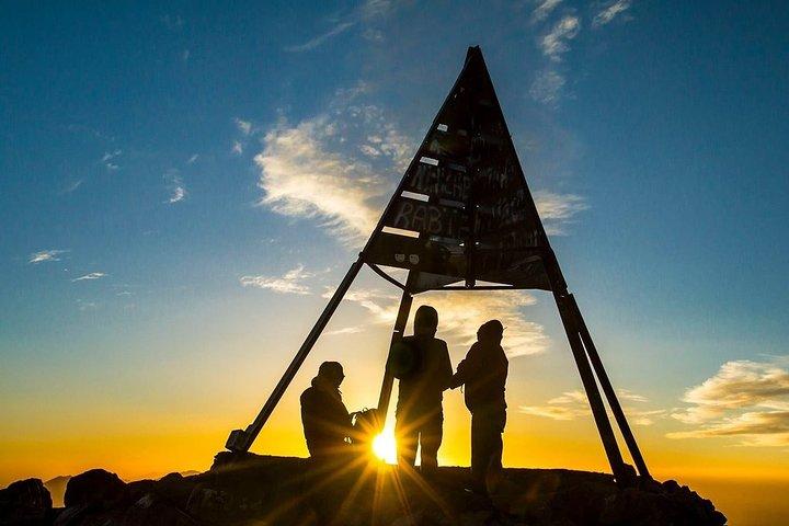 5 Day Combination Tour of Atlas Mountains and Sahara Desert with Camel Trek