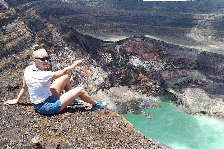 ベスト日帰りツアー：サンタアナ火山ハイキング＋コアテペケ湖