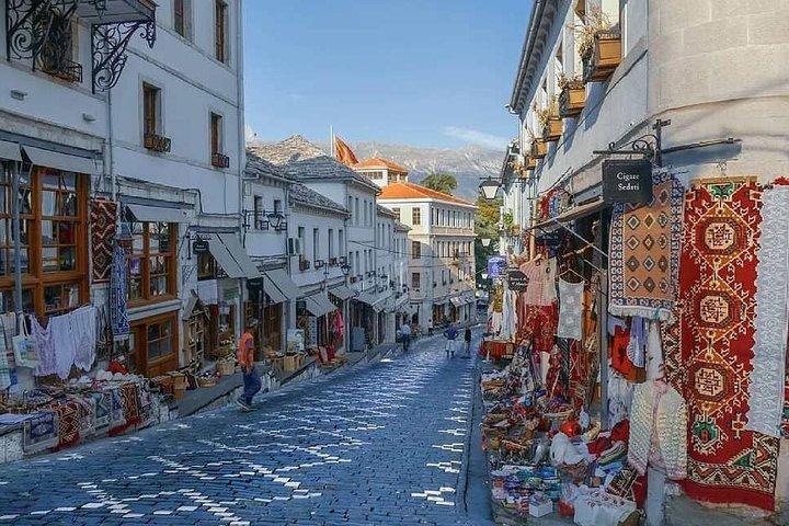 3 - Dia Albanian Castles & Riviera Tour a partir de Tirana (Car & Driver)