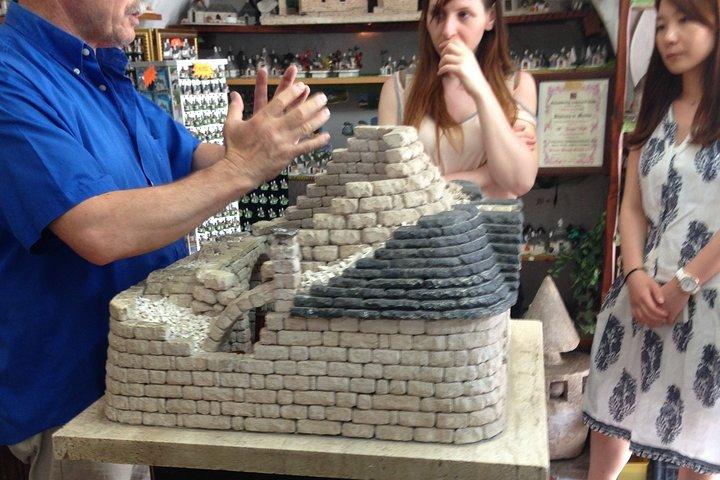 アルベロベッロとロコロトンドを含むオストゥーニからのランチ付きプライベート ワイン ツアー