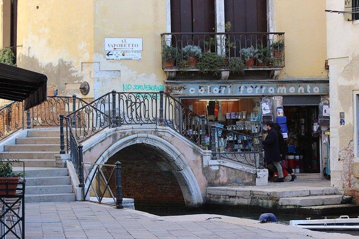 The Secret Venice + Cicheti & Wine Private Tour