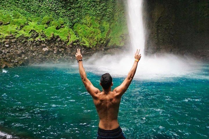Visite privée de La Fortuna Waterfall & Baldi Hot Springs