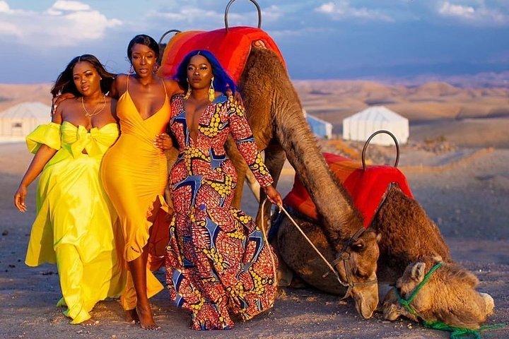 Marrakech: Sunset Camel Ride with Dinner & show in Agafy Desert