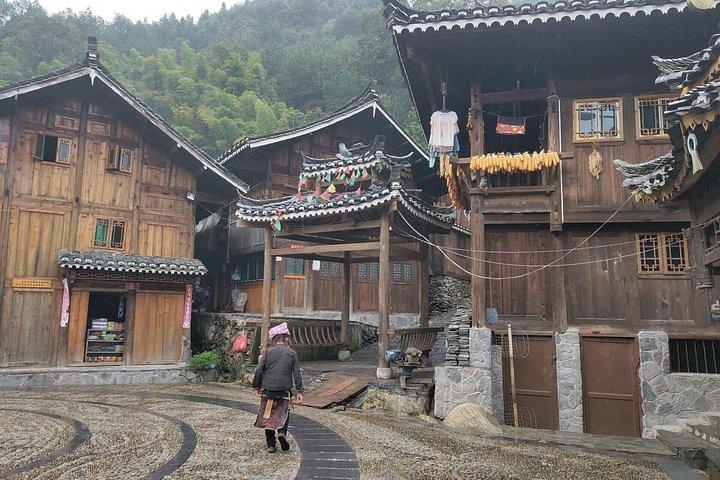 重慶から貴州省と張家界市への9日間のプライベートツアー