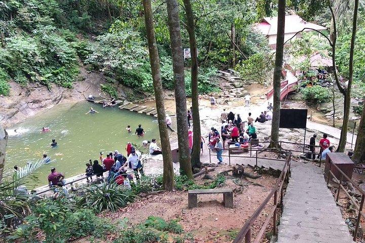 文化＆自然日帰りツアー：バトゥ洞窟、寺院公園＆滝