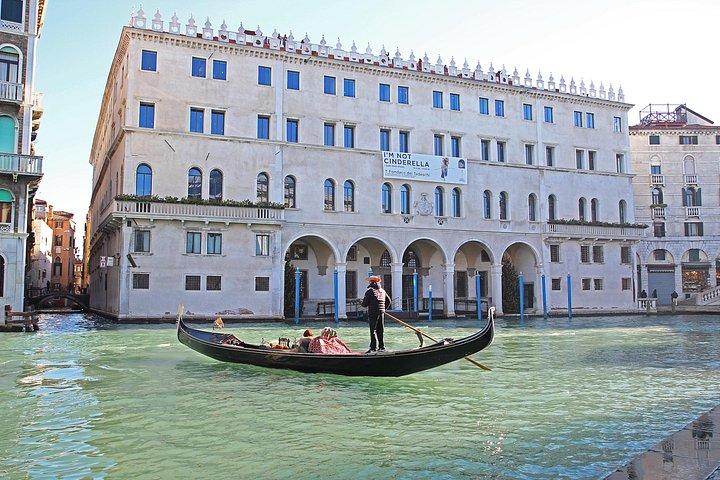 The Secret Venice + Cicheti & Wine Private Tour