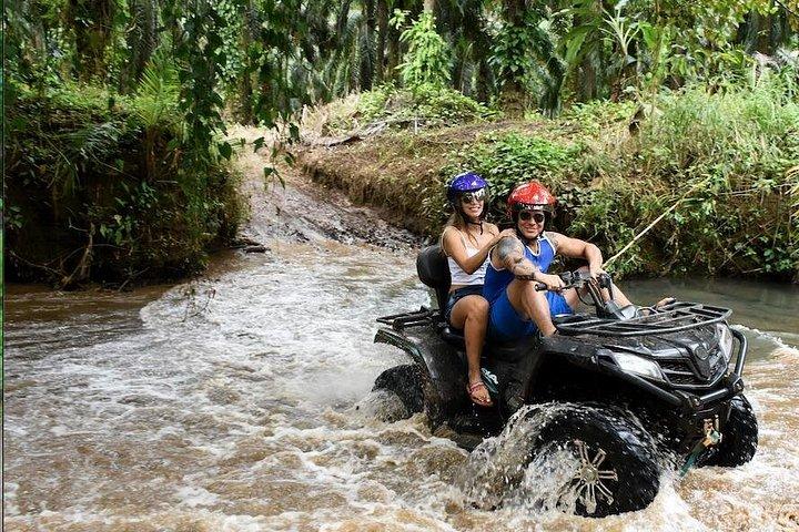 マヌエル アントニオ ATV オフロード熱帯雨林と滝ツアー