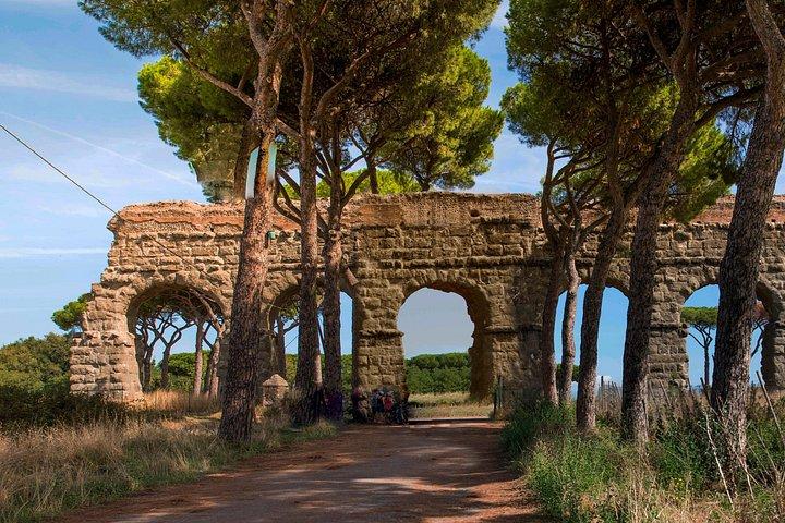 Roman Countryside Walk: カタコンベ、水道橋、アッピア街道