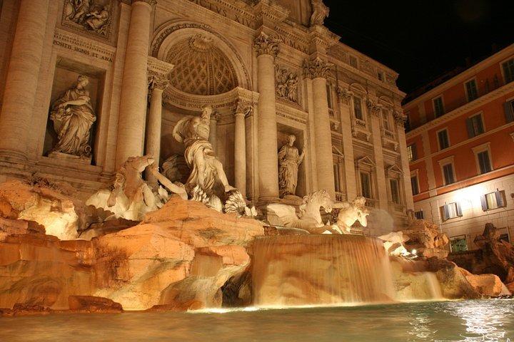Serata Incantata: Tour Privato con Autista di Roma di Notte