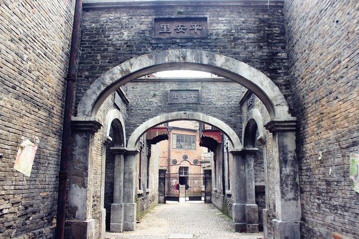 外灘、豫園、フランス租界へのプライベート上海乗り継ぎツアー