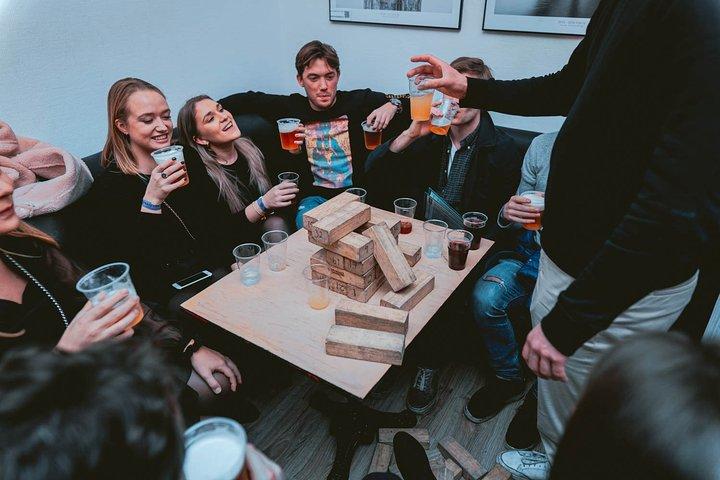 パブクロール + 飲み放題 + VIP エントリー + 飲酒ゲーム & カメラマン