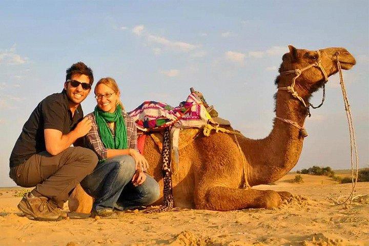 Sunset Desert Safari Dubai med Belly Dance & BBQ Dinner