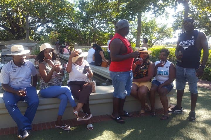 Visit Constantia Wineries Kirsternbosch Gardens from Cape Town