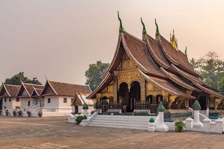 Luang Prabang City, Buffalo Dairy Farm und Kuangsi Falls - 1-tägige private Tour