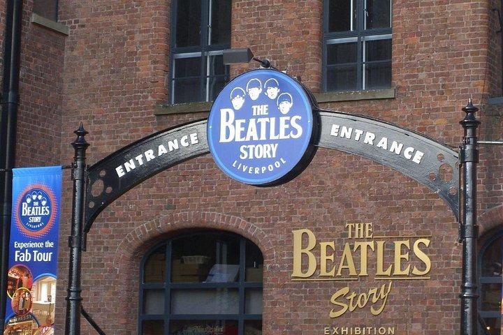 リバプールビートルズレジェンドファブフォーとマンチェスターシティ2日間のプライベートツアー