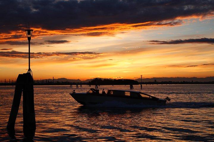 Luxustour durch Murano & Burano mit privatem Boot und Guide